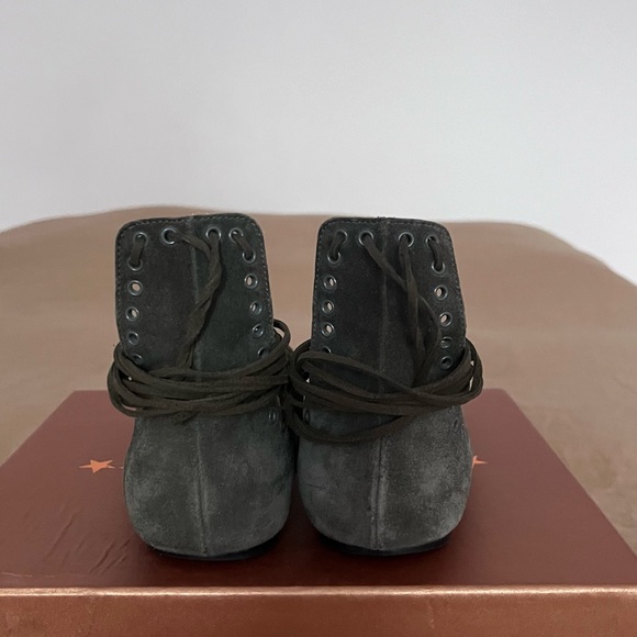 Vintage suede ballet shoes with sheep's wool inside - Picture 3 of 4